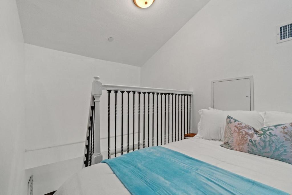 Newly Remodeled Beachfront Townhome - Sleeps 14 Panama Stadt Exterior foto