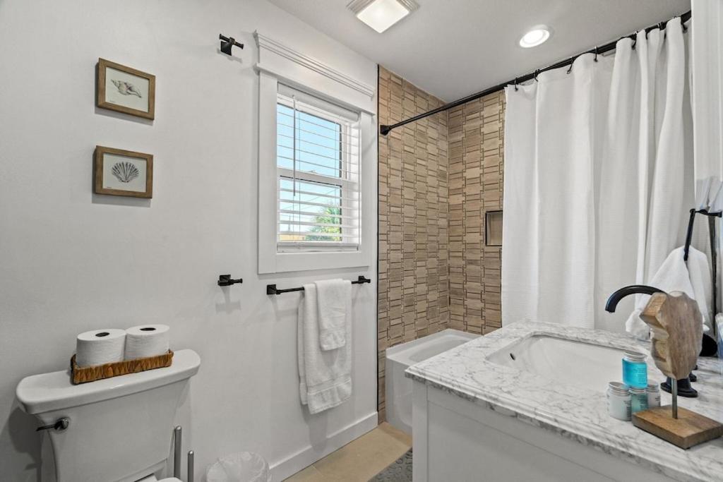Newly Remodeled Beachfront Townhome - Sleeps 14 Panama Stadt Exterior foto