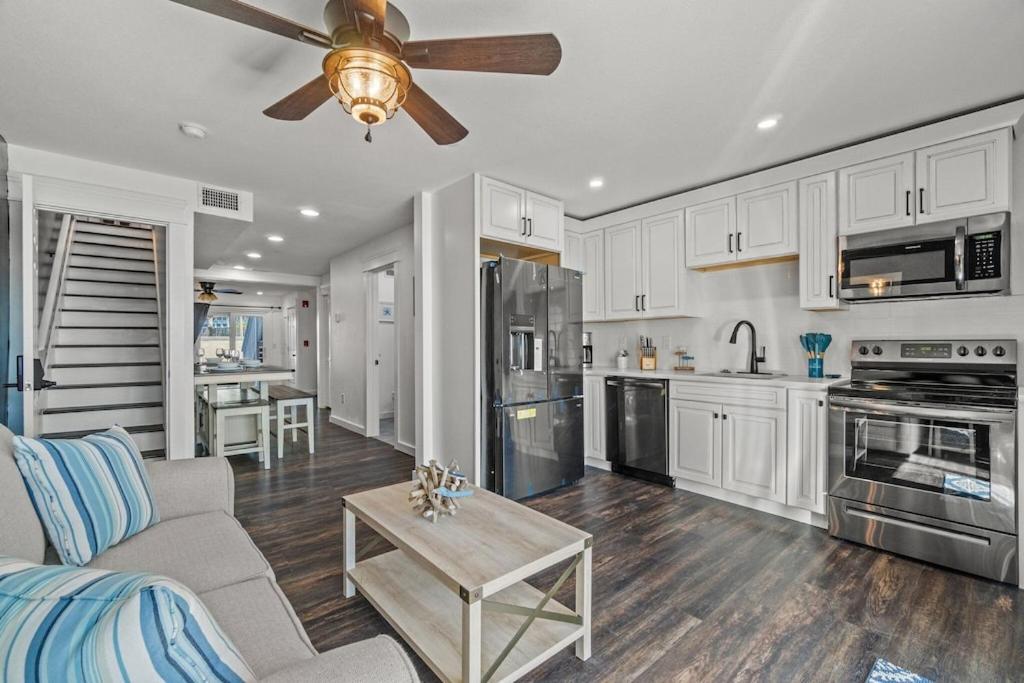 Newly Remodeled Beachfront Townhome - Sleeps 14 Panama Stadt Exterior foto