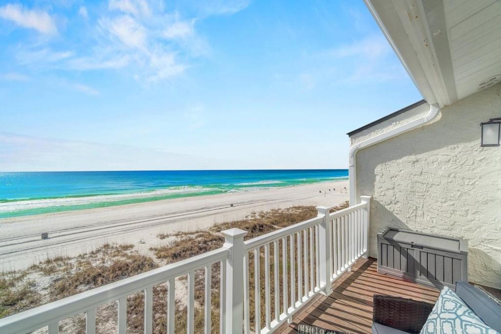 Newly Remodeled Beachfront Townhome - Sleeps 14 Panama Stadt Exterior foto